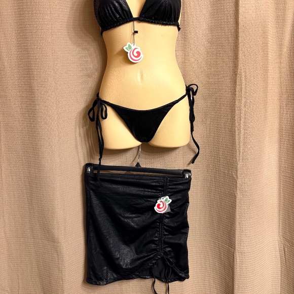 Berry Beachy 3 pc. Black Bikini Women's S-Top M-Bottom - Picture 2 of 12
